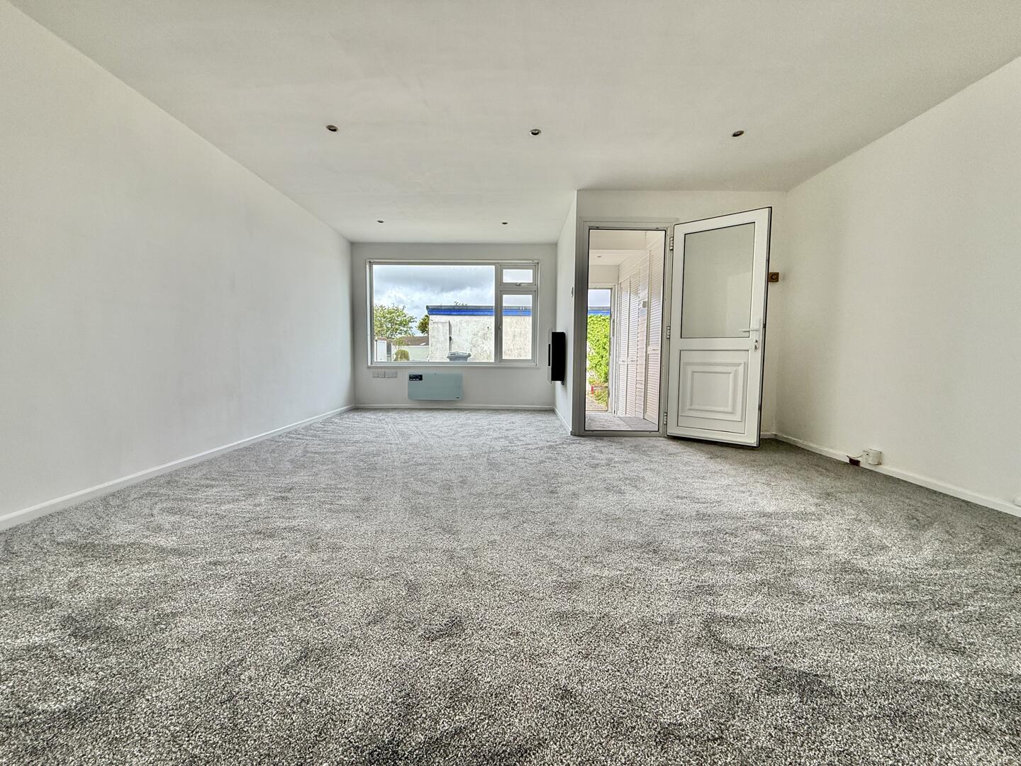 2 bed property in Ellen Close, Truro